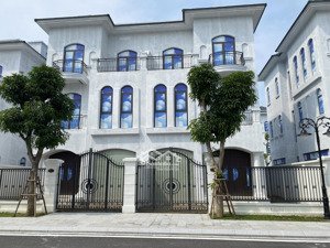 góc chuyển nhượng bt song lập view công viên kđt vinhomes thanh hóa.lh: 097582869