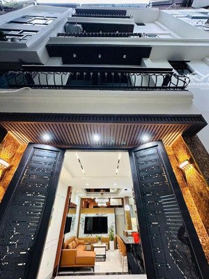 bán nhà trương định - 5 tầng thang máy- nhà đẹp ở ngay- ngõ thông thoáng - kcbt chắc chắn
