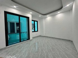 chủ bán gấp - chỉ 4.4 tỷ giá chào - có ngay nhà 4 tầng trạm trôi - oto đỗ cổng- lh 