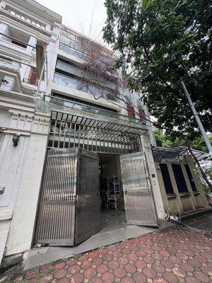 cho thuê biệt thự 5pn, 5wc, 100m2, giá ưu đãi tại đường yên xá, tân triều, thanh trì, hà nội