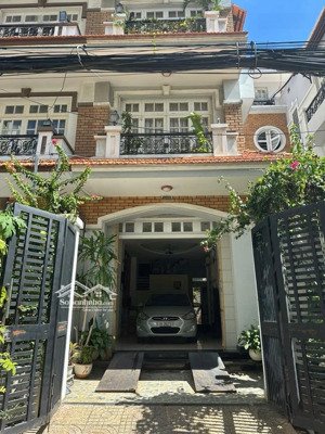 biệt thự tạ quang bửu quận 8, 6x20m, 4 tầng, hoàn công, đối diện công viên, 23 tỷ tl chủ