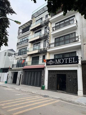 nhà mặt phố ,vỉa hè ô tô tránh, thang máy nhập khẩu, kinh doanh đa dạng, hưởng trọn tiện ích