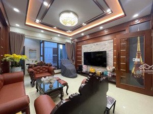 bán nhà mặt đường khu quán nam, gần khách sạn sinh viên, nhà đẹp thang máy về ở ngay