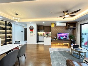 chính chủ cần bán gấp căn góc căn hộ 99,4m2 để về quê