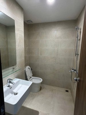 cho thuê căn 2pn opal skyline giá 6 triệu/ tháng, có máy lạnh và rèm. lh: xem nhà