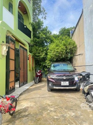 tiền lân 19- bà điểm hóc môn- xe hơi vô nhà - công nhận đủ 100m2 - 6.5x17- giá 5.2 tỷ