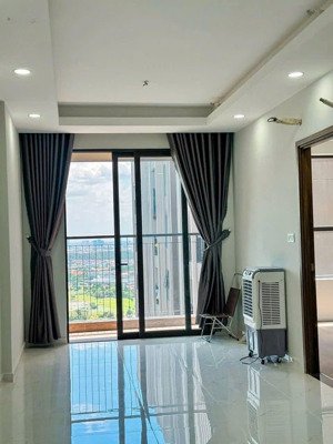 cho thuê căn studio 40m2, có máy lạnh giá 4,2 triệu/tháng. lh: 