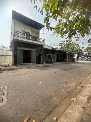 bán đất tặng căn nhà mặt tiền tiền lân 15, xã bà điểm, giá 5tỷ2