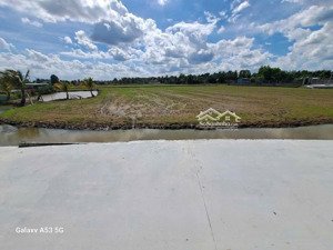 chủ cần bán 5000m2 đất lúa thuộc tân bửu, bến lức long an, giá 3,2 tỷ/công, chủ có bán lẻ