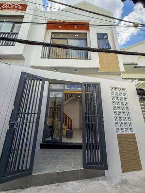 Nhà lầu xây mới 3 phòng ngủ - Hẻm 311 Nguyễn Văn Cừ - Gần đại học Kỹ Thuật