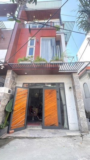 nhà 3 tầng 2 mặt kiệt full nội thất. kiệt oto k96/.. điện biên phủ