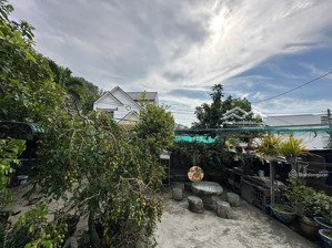 nhà vườn đường ô tô thông đẹp cần bán.
khu hoà trung, p vĩnh hoà . dt 209.4m2, ngang 10.6m. 5.95ty