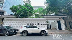 dưới 100triệu/m2 tổng dt 550m2 ngang gần 20m biệt thự sân vườn mặt tiền tại p. tân sơn nhì, tân phú