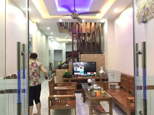 bán nhà dân xây phố lê đức thọ 35m2, 6 tầng, lô góc, ôtô cách nhà 20m, giá 8.9 tỷ