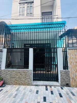 còn 1 căn duy nhất bên phường đông hòa dĩ an gần siêu thị bigc (go) cách tầm 300 m