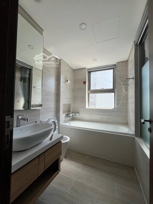 bán midtown căn góc view sông 3pn, có sổ hồng, giá 14,5 tỷ. lh thảo