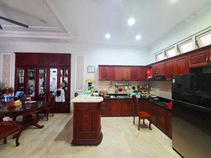 bán gấp biệt thự 5pn 4wc tại hiệp bình chánh, thủ đức, 12,8 tỷ, 150m2