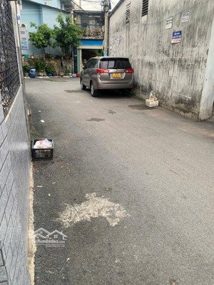 nhà đường 8 linh trung ngay spkt 40m2 1tr1l 2pn 2wc đường ô tô 4,2 tỷ