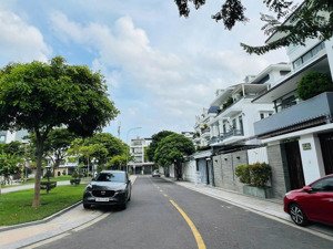 lô biệt thự hướng đông nam đường v2 kđt vcn phước hải đôí diện công viên chỉ 61.5tr/m2