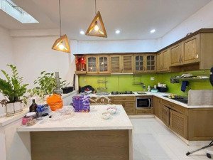 đường 8m, nhà mới đẹp cầu xéo, 65m2, ngang 4x16. xe hơi ngủ nhà. 2 tầng btct. chỉ nhỉnh 7 tỷ