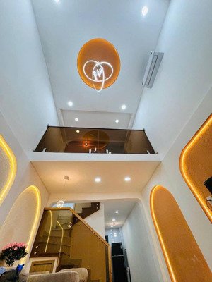 nhà đẹp tỷ mỷ từng chi tiết - 3 tầng - 3 phòng ngủ - vị trí trung tâm