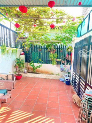 nhỉnh 6 t.ỷ - nhà 2 tầng đường 185 phước long b - có sẵn dòng tiền ổn định !