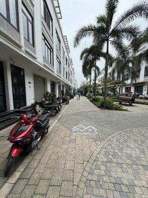 bán nhà tại vinhomes gardenia, 48,5 tỷ, 93m2, 5 tầng, thang máy, mặt tiền 6m, nam từ liêm, hn. hot