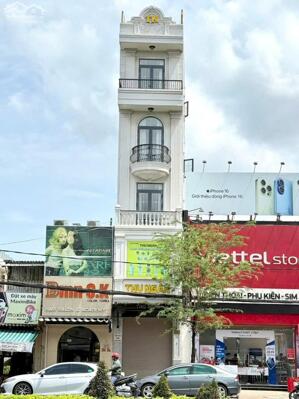 BÁN NHÀ 4 LẦU MẶT TIỀN ĐƯỜNG 3O THÁNG 4 CẦN THƠ ĐỐI DIỆN CHƠ XUÂN KHÁNH