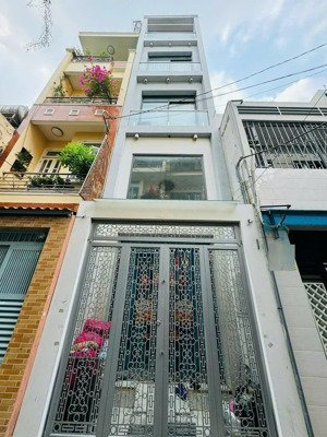 nhà hẻm mới, đẹo, vị trí tốt, cách mạng tháng 8, q 3, 5 tầng, thang máy, 8,9 tỷ