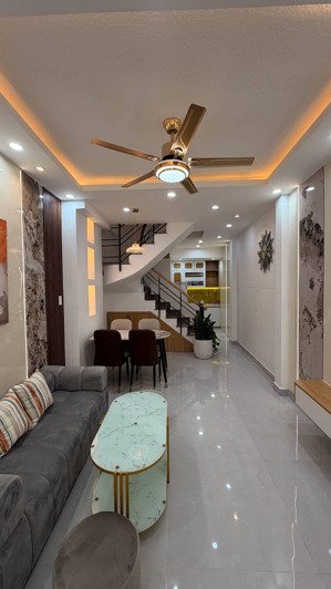 nhà đẹp chỉ việc xách vali ở - 2 tầng - 2 phòng ngủ - hẻm ba gác thông