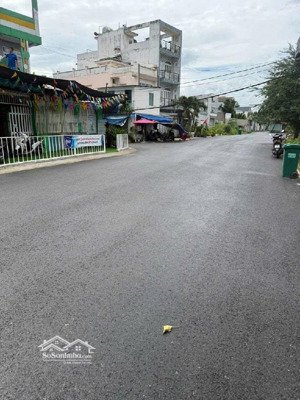 lô góc 2 mt đường 20m nhà 3 tầng lê văn lương, nhà bè