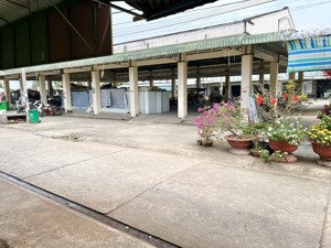 nhà mặt tiền chợ vĩnh biên tx ngã năm