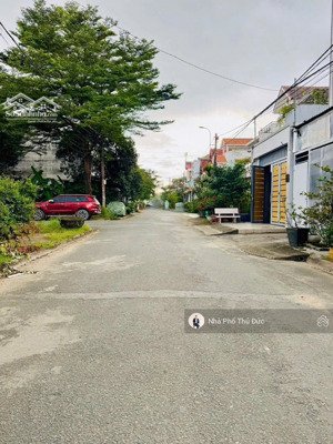 bán nhà 3 tầng - sân ôtô - khu vip nguyễn duy trinh - phú hữu - global city - quận 2 - ngang 5m