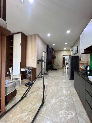 giá thuê: 2.800.000đ / tháng cho thuê phòng trệt 1 hà huy giáp ngay sát bến xe ngã tư ga