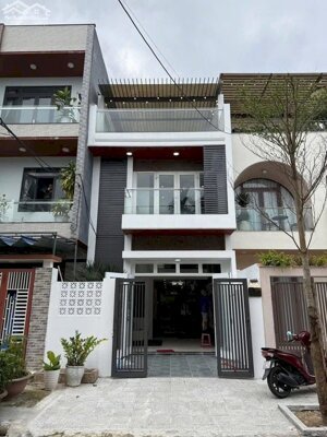 Cần bán nhà 3 tầng MT đường Đỗ nhuận.Đà Nẵng