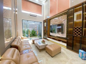 nhà mới có thang máy 5 tấm full nội thất 4x20m. hẻm 10m đường lê trọng tấn giáp aeon tân phú