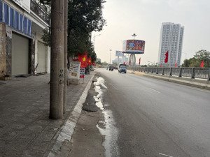 hàng hiếm 46m2 mặt đường tđc nam cầu bính, thượng lý, hồng bàng đối diện vin.
diện tích: 46m2.