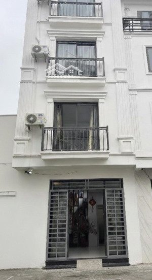 nhà phúc lợi 32m2 7,05 tỷ thang máy 6 tầng, ngõ cực thoáng.