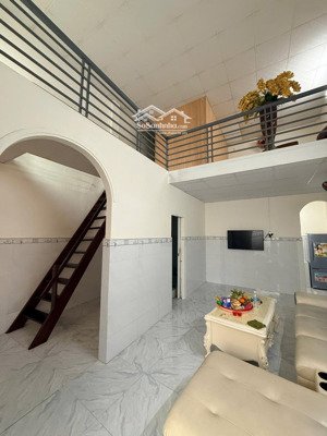 3tỷ390 nhà hẻm ,nha trang,cách 1 căn nhà ra đường võ thị sáu, hẻm thông xe máy,đã hoàn công