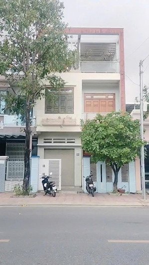 nhà phố mặt tiền đường trần quý cáp - vừa ở vừa kinh doanh -trung tâm phường ninh hòa - khánh hòa