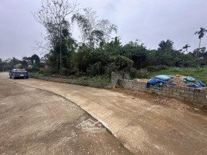 bán gấp lô đất 256m full thổ cư sát chợ hạ bằng và khu công nghiệp công nghệ cao hoà lạc.