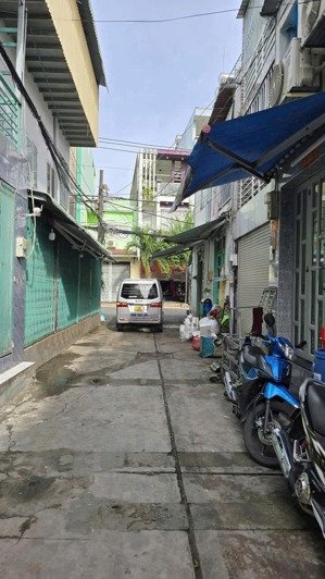 bán nhà hẻm xe hơi đỗ cửa lê đình cẩn, 4,1 tỷ, 32m2, 2pn, 2wc, q.bình tân, hcm