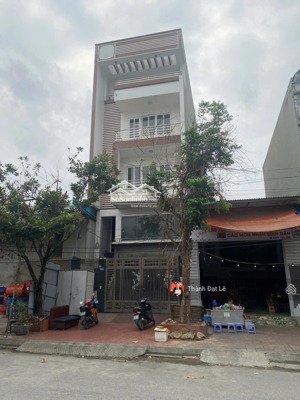 chính chủ chuyển sinh sống, cần bán nhà mặt phố kđt cao xanh 90m2 - mặt tiền 6m, hạ long.