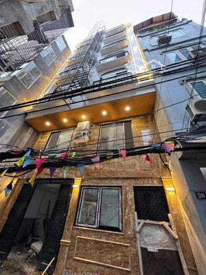 bán ccmn ngõ 68 triều khúc 10 tầng 40phòng giá 34,9 tỷ dònh thu 250tr/tháng lh: 