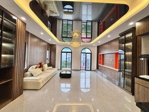 bán bt 256m2, 128,5 tỷ tại trần thái tông, dịch vọng, cầu giấy, hn - hàng hiếm!