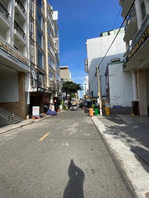 bán lô đất giá rẻ duy nhất khu vực ngay bãi sau xd khách sạn ( s=126m2) + ngang 6m + sổ hồng riêng