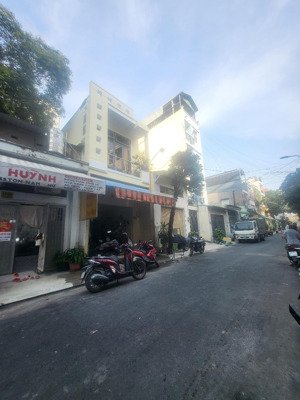 đồng đen,phan sào nam, cv bàu cát, hẻm xe hơi 8m, 2 tầng, 80m2 (ngang 4 x 20m), giá 9.99 tỷ hơn