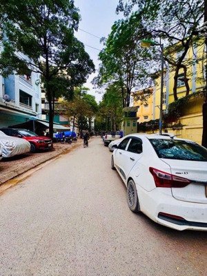 phân lô - nguyễn khánh toàn - ô tô tránh - vỉa hè bóng đá - mặt tiền khủng - kinh doanh vp đỉnh