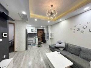 bán căn 2pn 1wc tháp a có ban công thoáng mát full nội thất y hình gần sân bay giá 4.7 tỷ nhận nhà