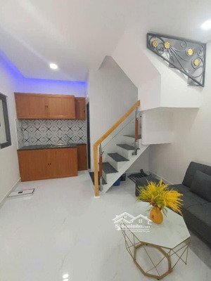 nhà phú thọ hòa xây mới 2 tầng, 2pn chỉ hơn 2 tỷ nhận nhà ở ngay. cách mặt tiền chỉ 100m